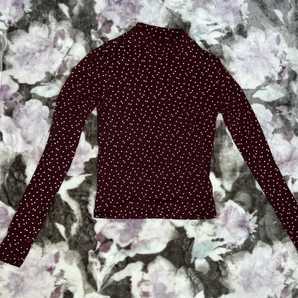 Women’s/Junior’s Small Maroon with Small White Flowers Long-Sleeve Turtleneck